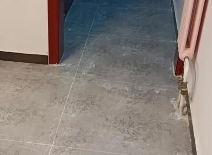 凌云瓷砖空鼓维修公司分享下凌云地砖空鼓了怎么办
